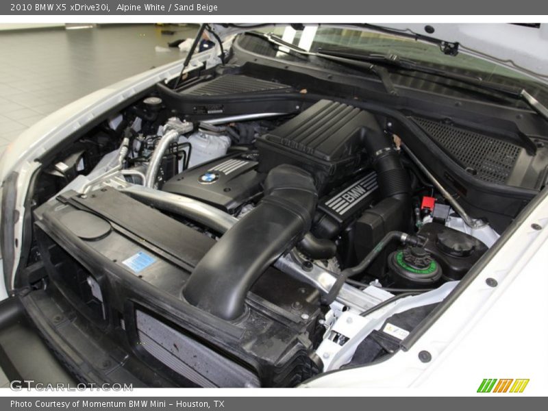 Alpine White / Sand Beige 2010 BMW X5 xDrive30i
