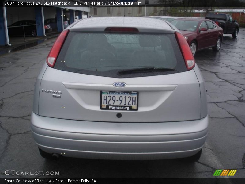CD Silver Metallic / Charcoal/Light Flint 2007 Ford Focus ZX5 SES Hatchback
