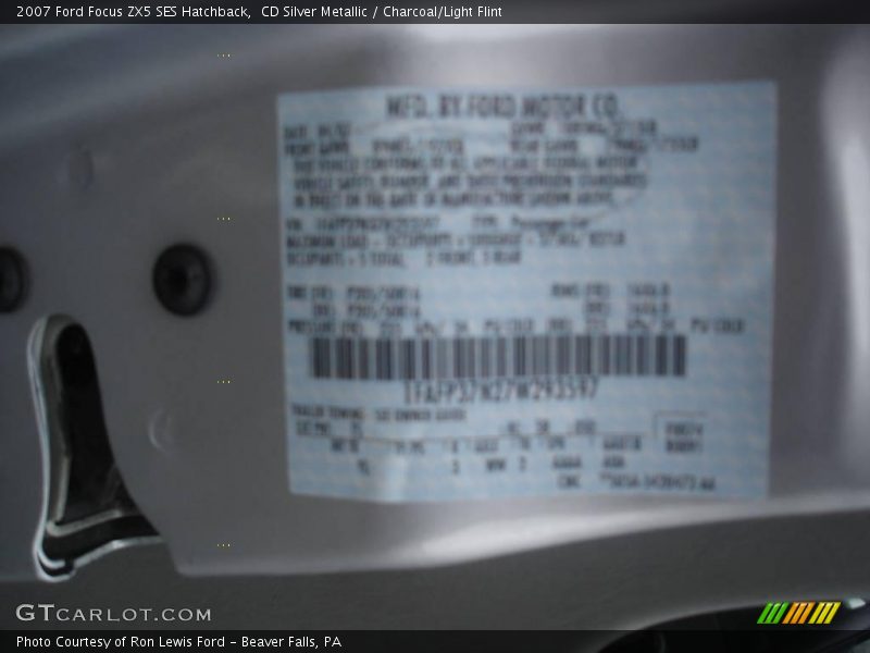 CD Silver Metallic / Charcoal/Light Flint 2007 Ford Focus ZX5 SES Hatchback