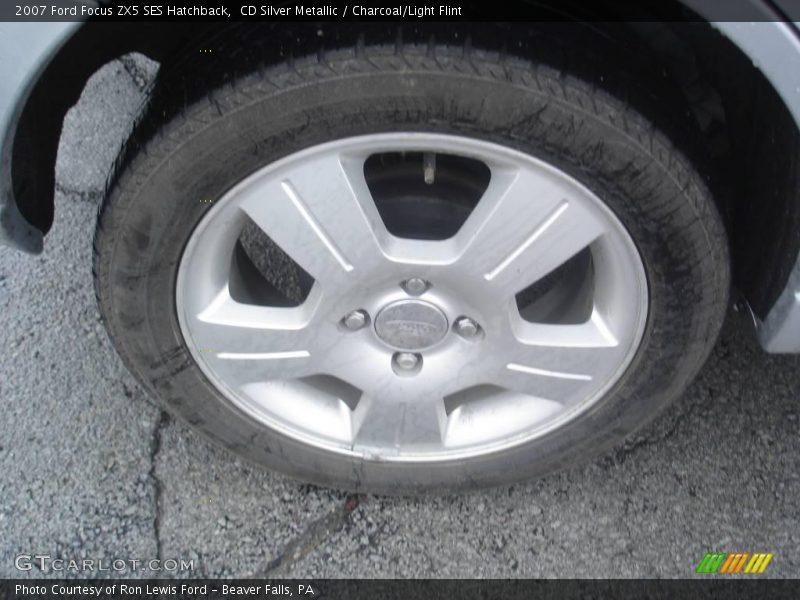 CD Silver Metallic / Charcoal/Light Flint 2007 Ford Focus ZX5 SES Hatchback