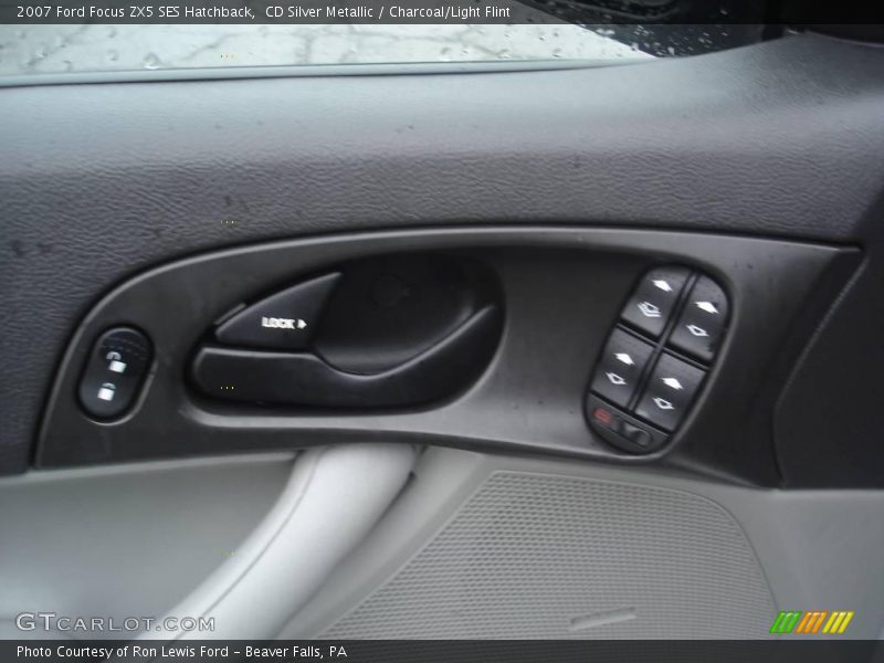 CD Silver Metallic / Charcoal/Light Flint 2007 Ford Focus ZX5 SES Hatchback