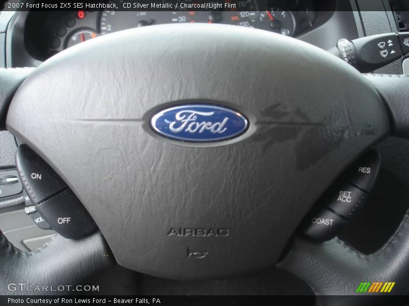 CD Silver Metallic / Charcoal/Light Flint 2007 Ford Focus ZX5 SES Hatchback
