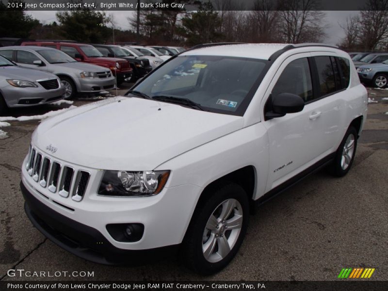 Front 3/4 View of 2014 Compass Sport 4x4