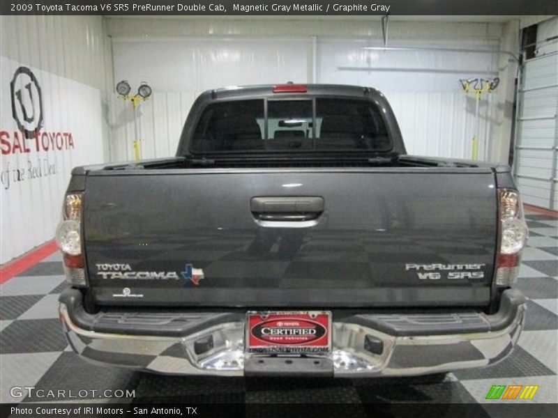 Magnetic Gray Metallic / Graphite Gray 2009 Toyota Tacoma V6 SR5 PreRunner Double Cab