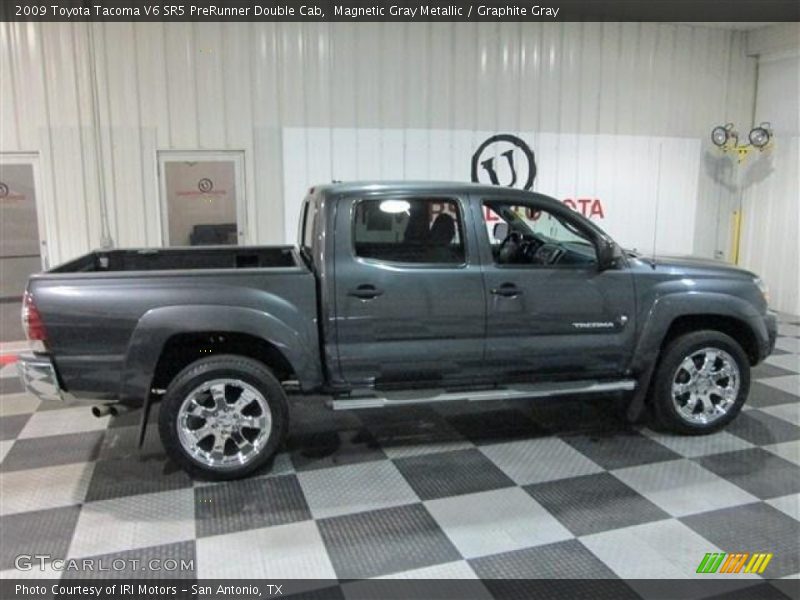 Magnetic Gray Metallic / Graphite Gray 2009 Toyota Tacoma V6 SR5 PreRunner Double Cab