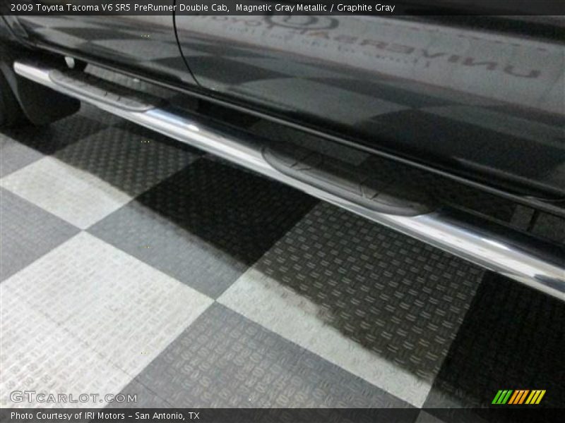 Magnetic Gray Metallic / Graphite Gray 2009 Toyota Tacoma V6 SR5 PreRunner Double Cab