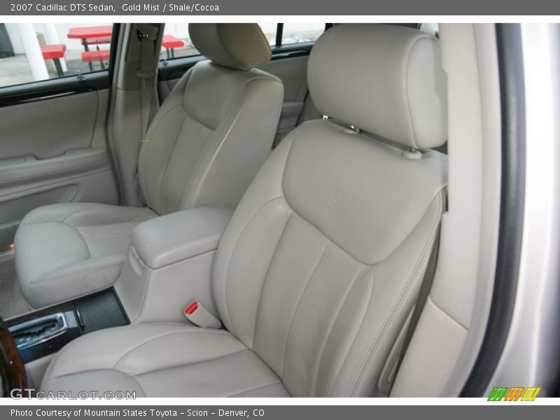 Front Seat of 2007 DTS Sedan