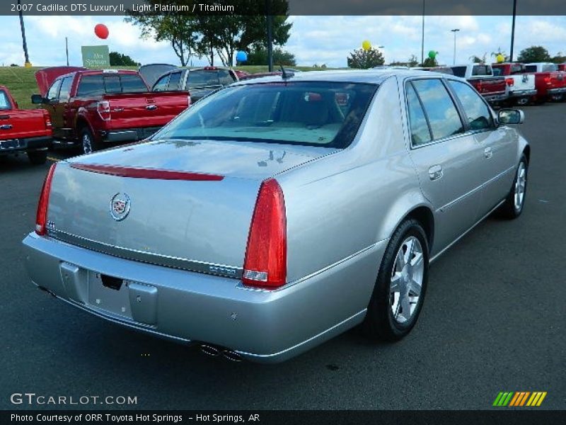 Light Platinum / Titanium 2007 Cadillac DTS Luxury II