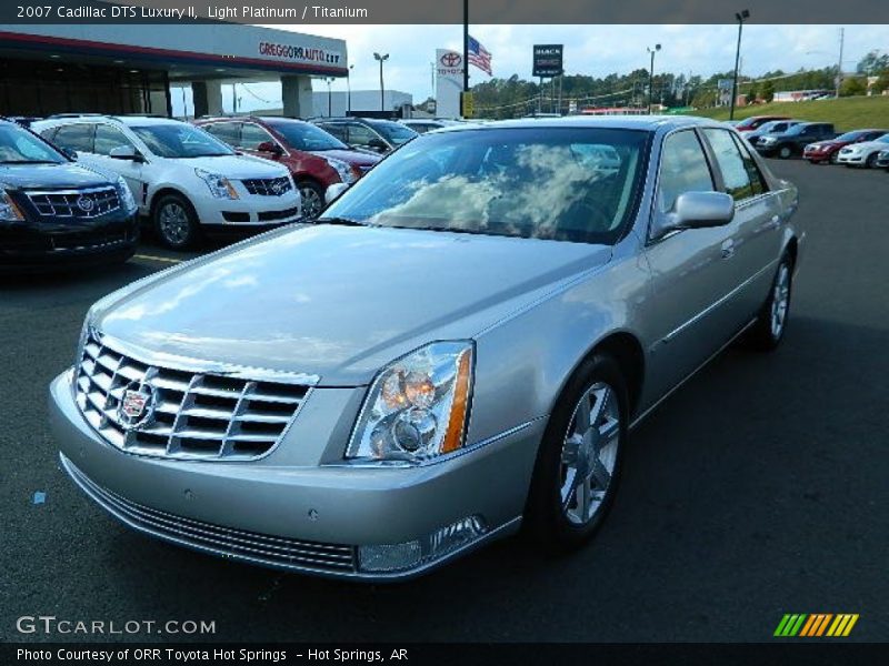 Light Platinum / Titanium 2007 Cadillac DTS Luxury II