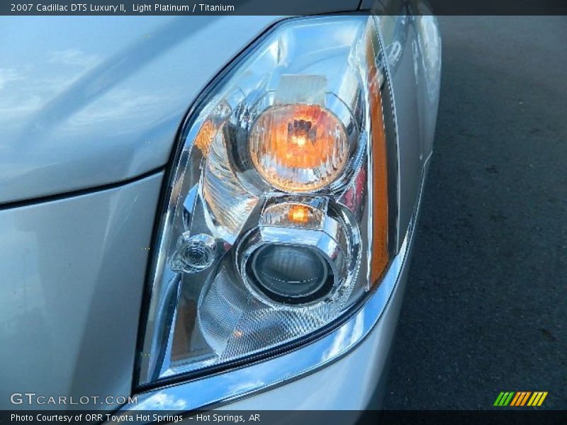 Light Platinum / Titanium 2007 Cadillac DTS Luxury II