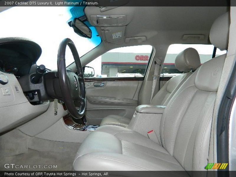 Light Platinum / Titanium 2007 Cadillac DTS Luxury II