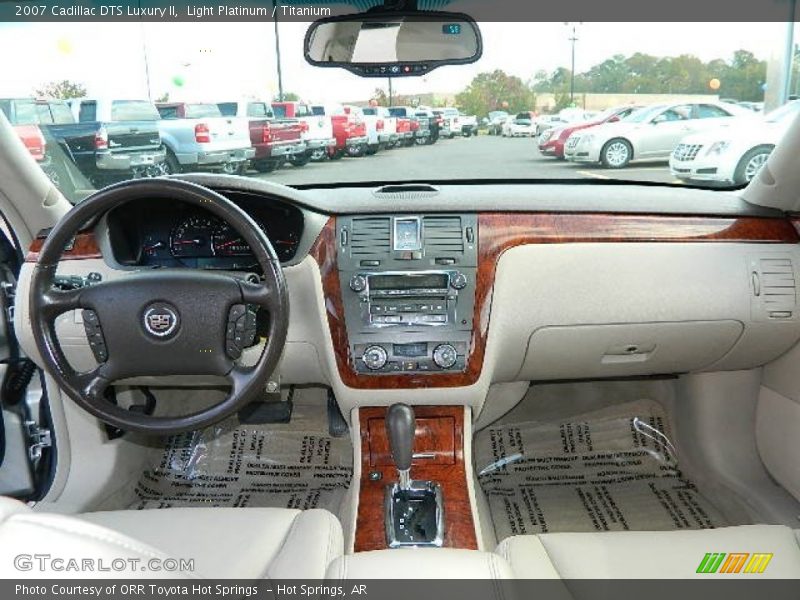 Light Platinum / Titanium 2007 Cadillac DTS Luxury II