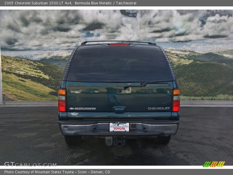Bermuda Blue Metallic / Tan/Neutral 2005 Chevrolet Suburban 1500 LT 4x4