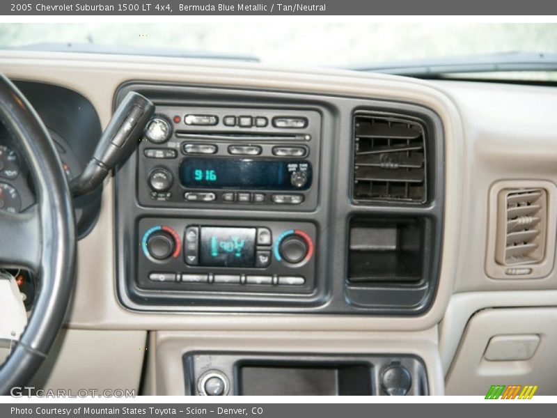 Controls of 2005 Suburban 1500 LT 4x4