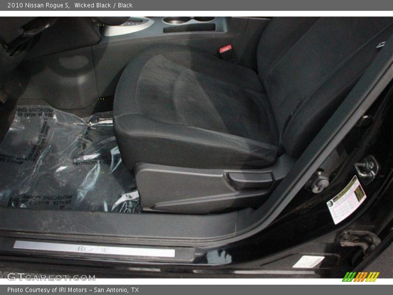 Wicked Black / Black 2010 Nissan Rogue S