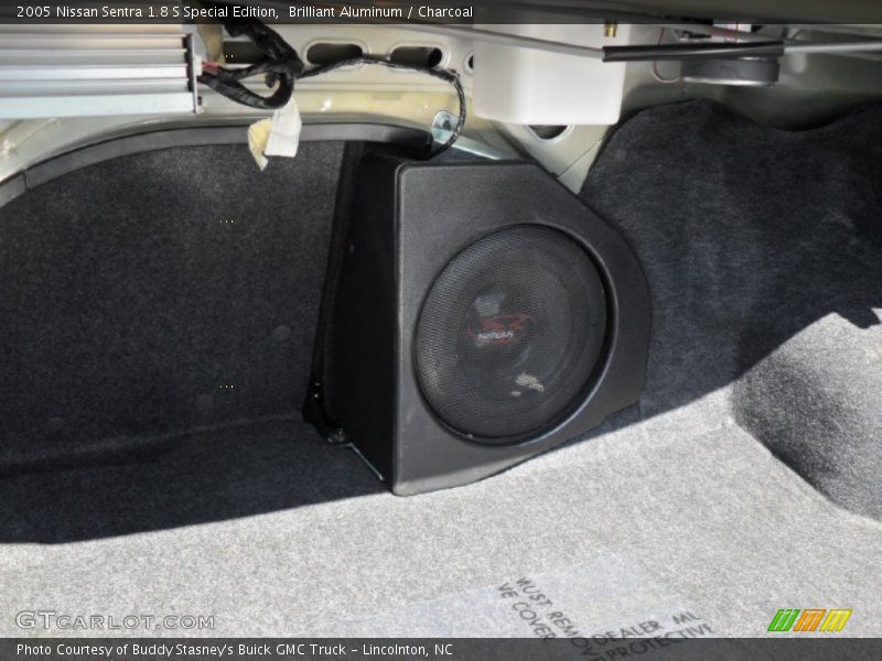 Brilliant Aluminum / Charcoal 2005 Nissan Sentra 1.8 S Special Edition