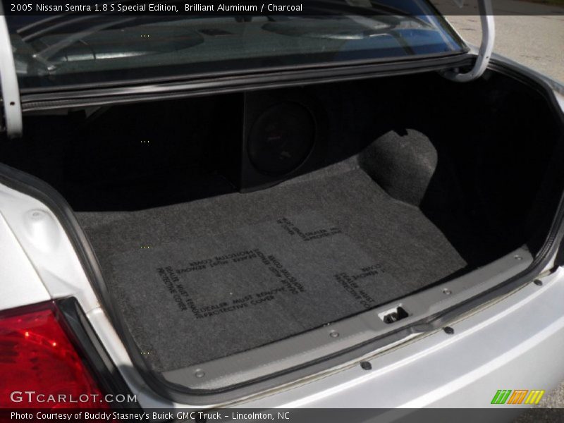Brilliant Aluminum / Charcoal 2005 Nissan Sentra 1.8 S Special Edition