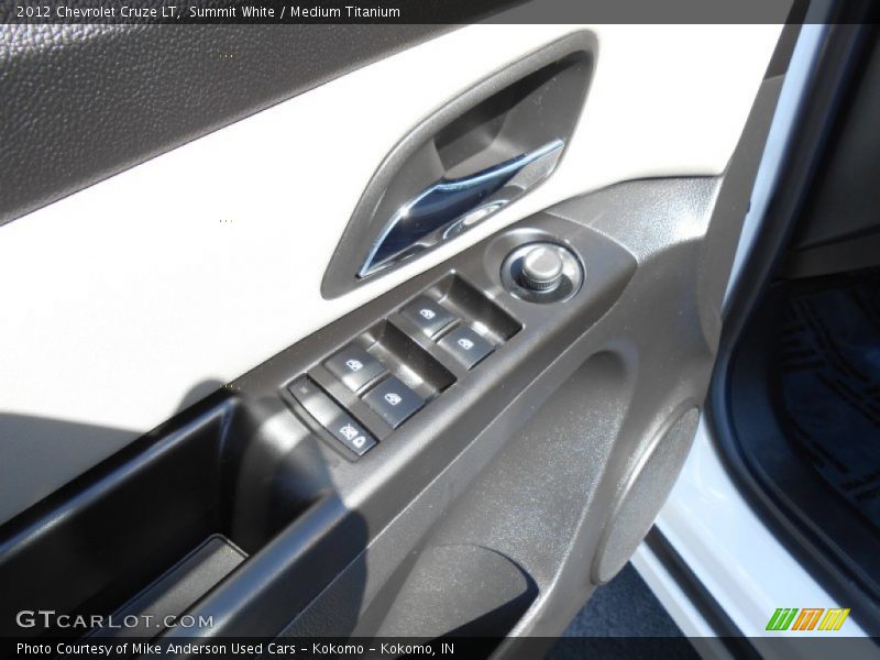 Summit White / Medium Titanium 2012 Chevrolet Cruze LT
