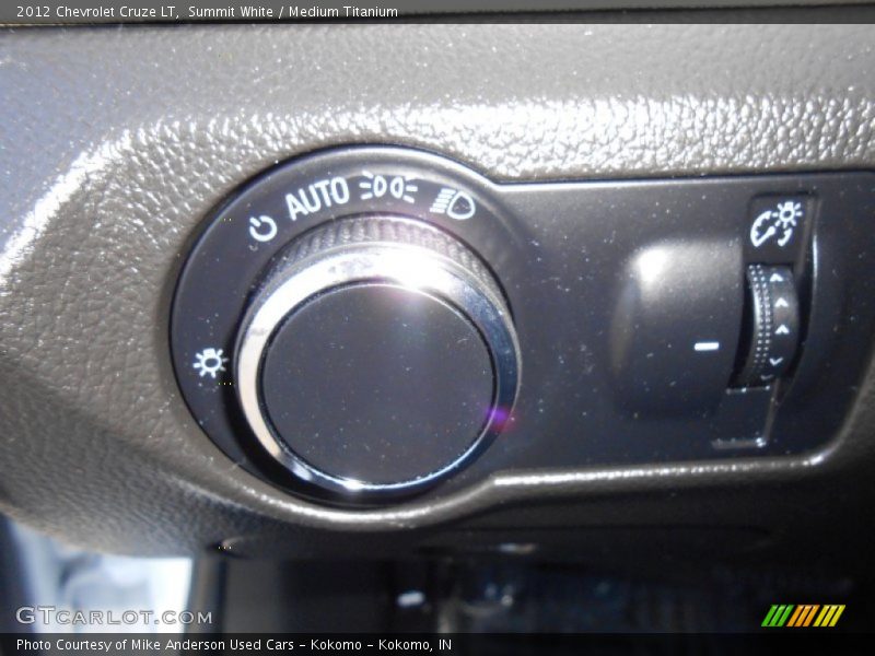 Summit White / Medium Titanium 2012 Chevrolet Cruze LT