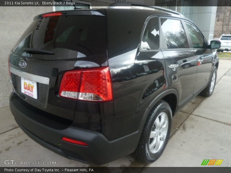 Ebony Black / Beige 2011 Kia Sorento LX