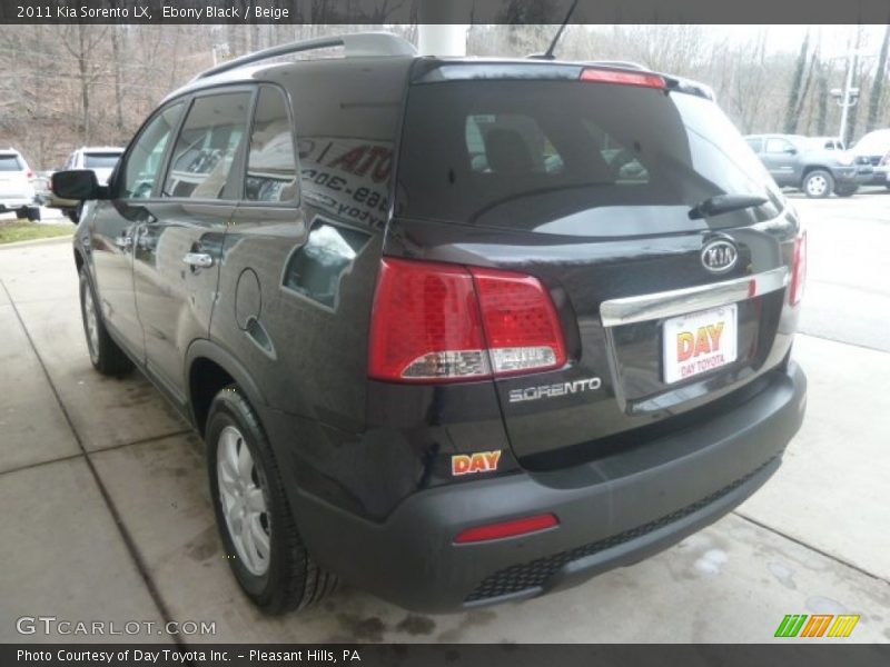 Ebony Black / Beige 2011 Kia Sorento LX