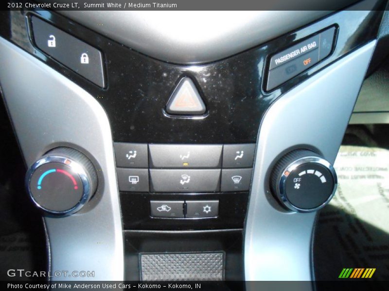 Summit White / Medium Titanium 2012 Chevrolet Cruze LT