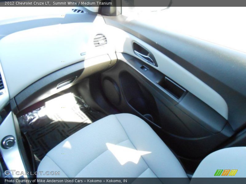 Summit White / Medium Titanium 2012 Chevrolet Cruze LT