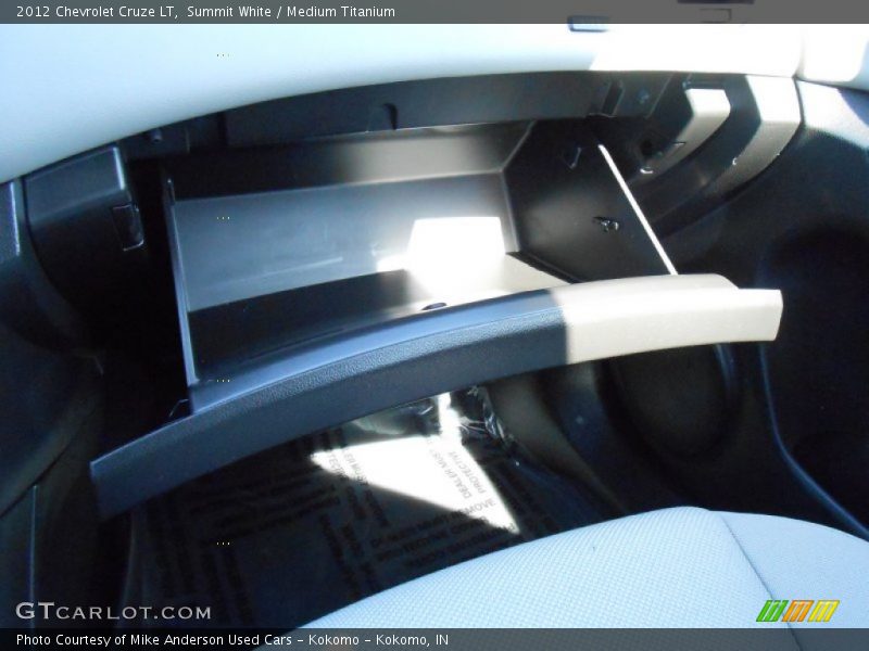 Summit White / Medium Titanium 2012 Chevrolet Cruze LT