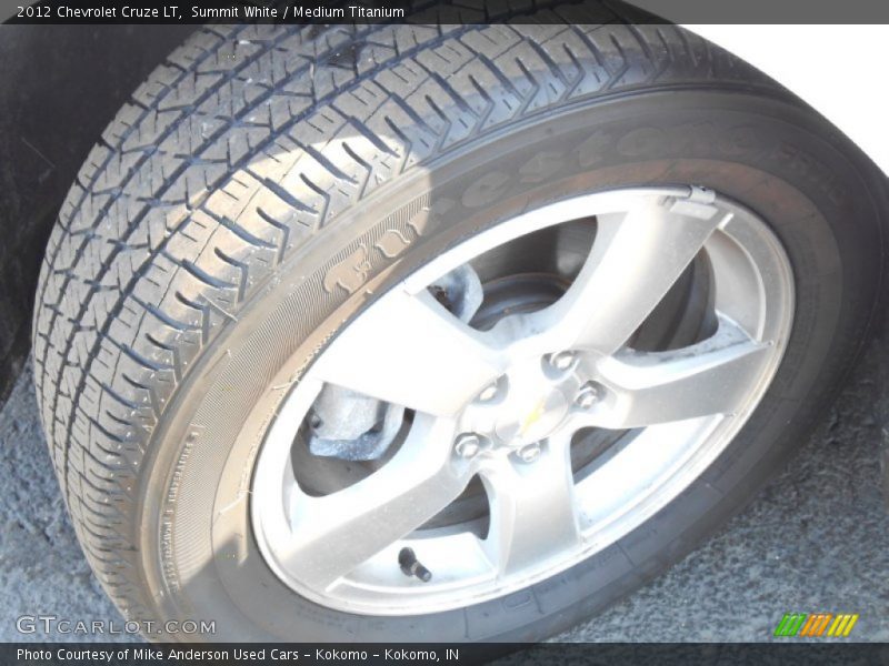 Summit White / Medium Titanium 2012 Chevrolet Cruze LT