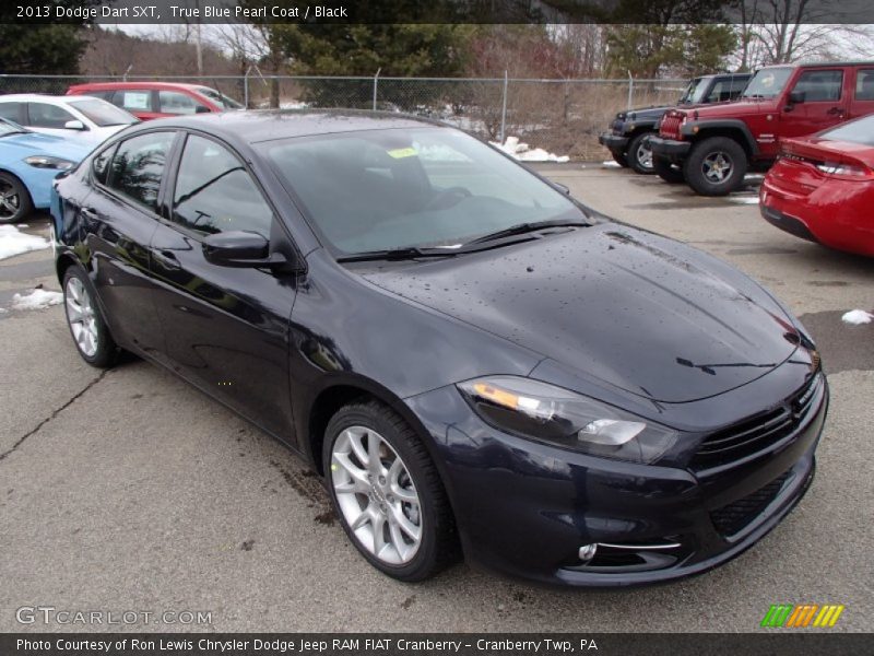 Front 3/4 View of 2013 Dart SXT
