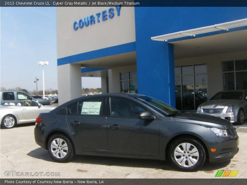 Cyber Gray Metallic / Jet Black/Medium Titanium 2013 Chevrolet Cruze LS