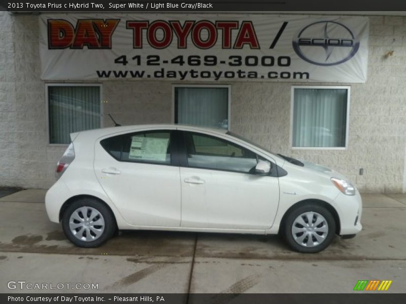Super White / Light Blue Gray/Black 2013 Toyota Prius c Hybrid Two