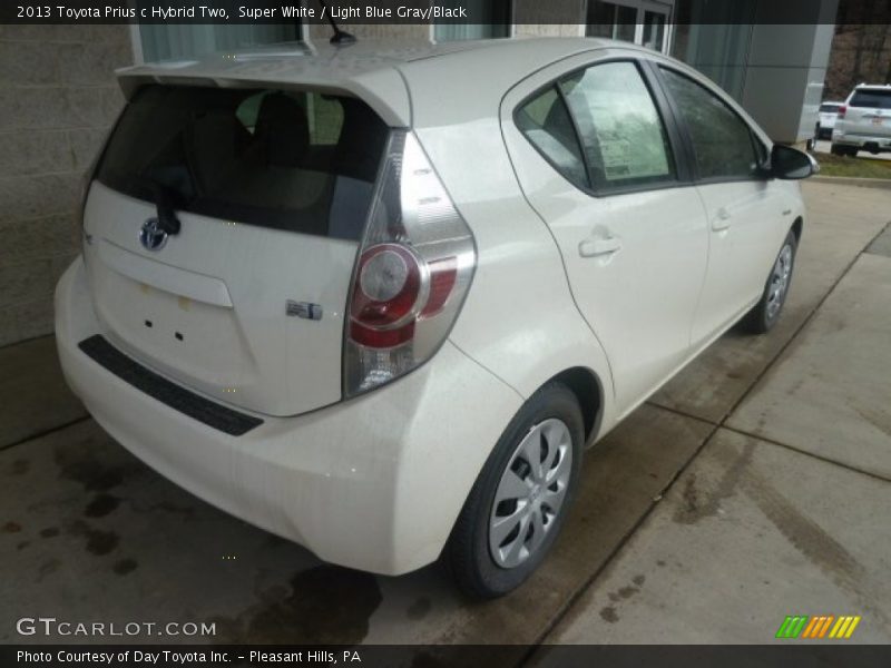 Super White / Light Blue Gray/Black 2013 Toyota Prius c Hybrid Two