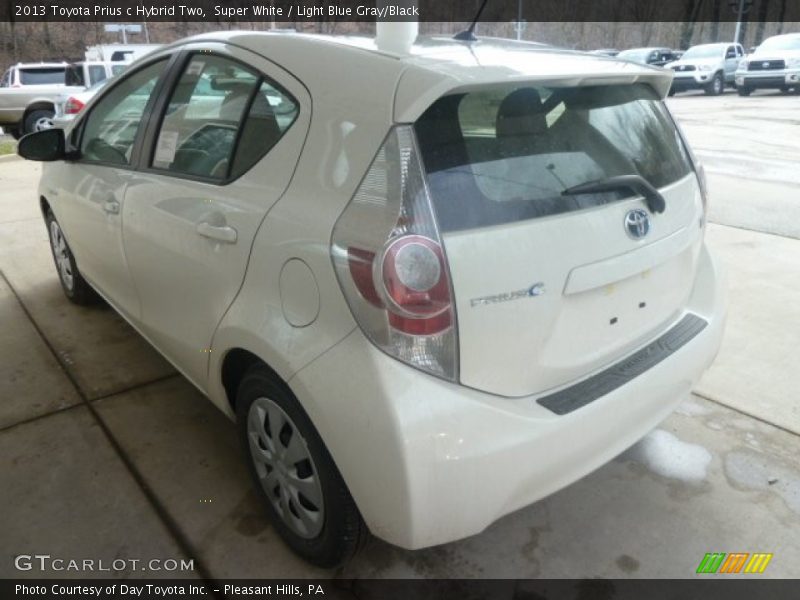 Super White / Light Blue Gray/Black 2013 Toyota Prius c Hybrid Two