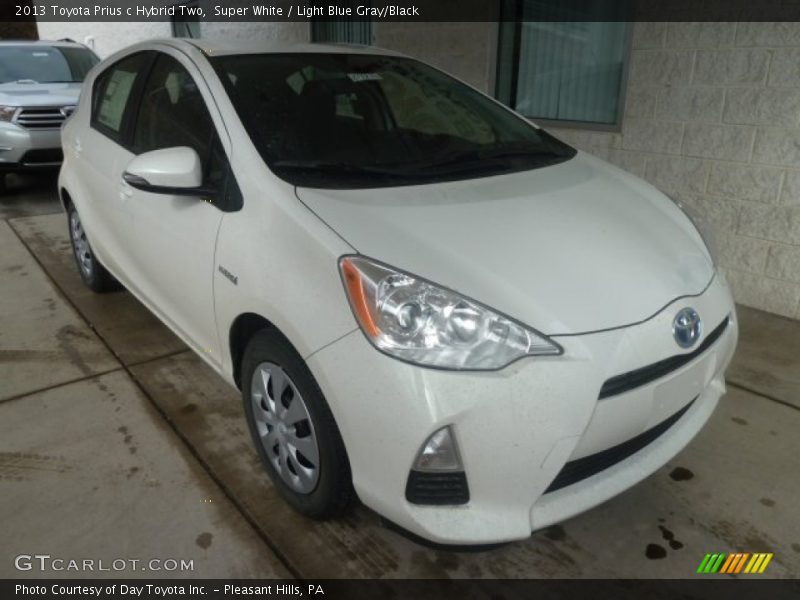 Super White / Light Blue Gray/Black 2013 Toyota Prius c Hybrid Two