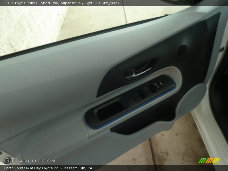 Super White / Light Blue Gray/Black 2013 Toyota Prius c Hybrid Two