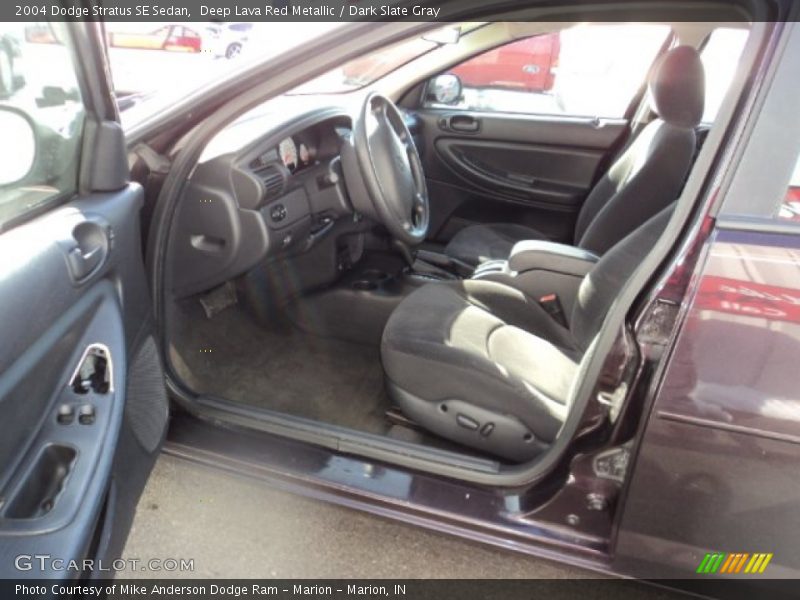 Deep Lava Red Metallic / Dark Slate Gray 2004 Dodge Stratus SE Sedan