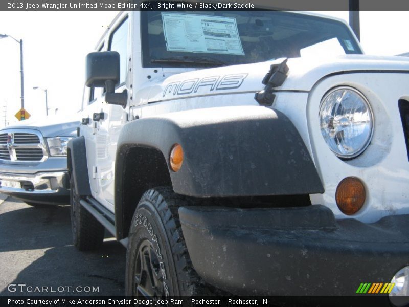 Bright White / Black/Dark Saddle 2013 Jeep Wrangler Unlimited Moab Edition 4x4
