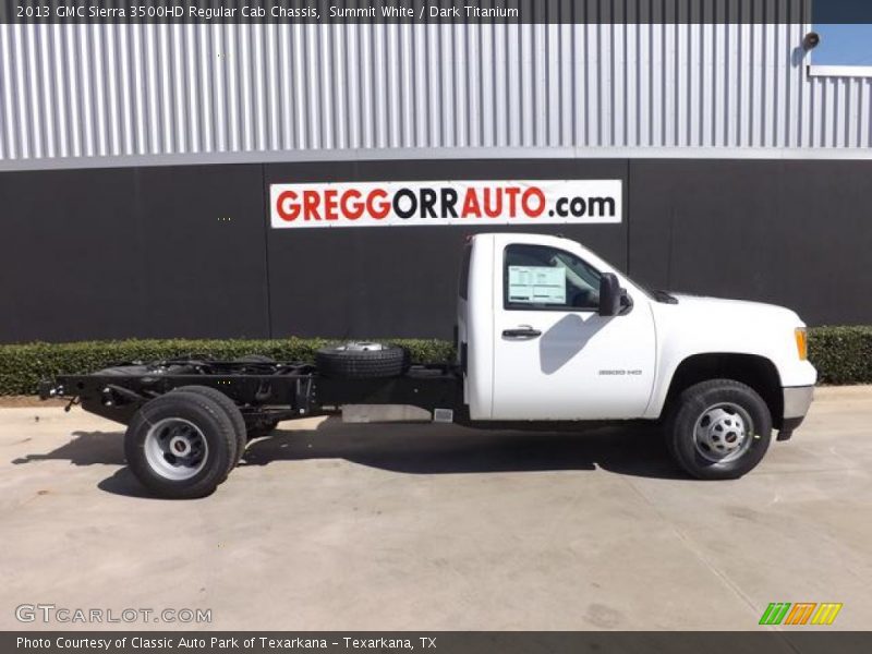 Summit White / Dark Titanium 2013 GMC Sierra 3500HD Regular Cab Chassis