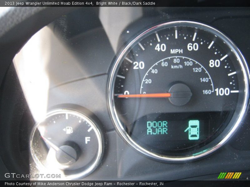 Bright White / Black/Dark Saddle 2013 Jeep Wrangler Unlimited Moab Edition 4x4