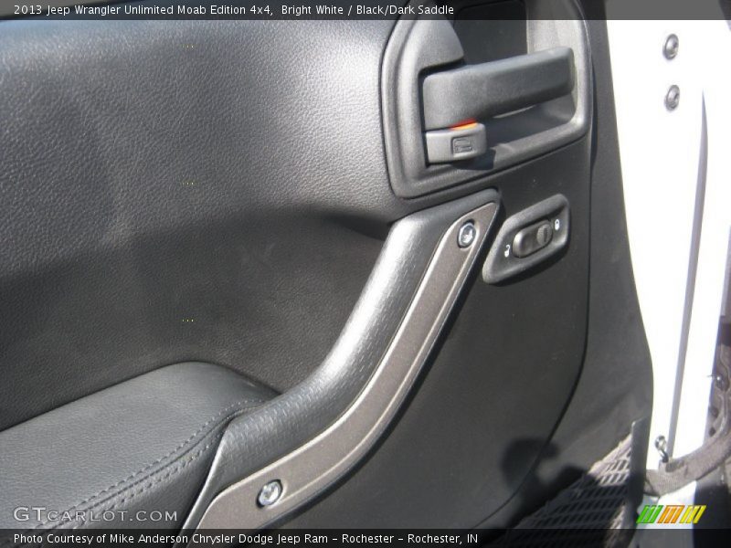 Bright White / Black/Dark Saddle 2013 Jeep Wrangler Unlimited Moab Edition 4x4