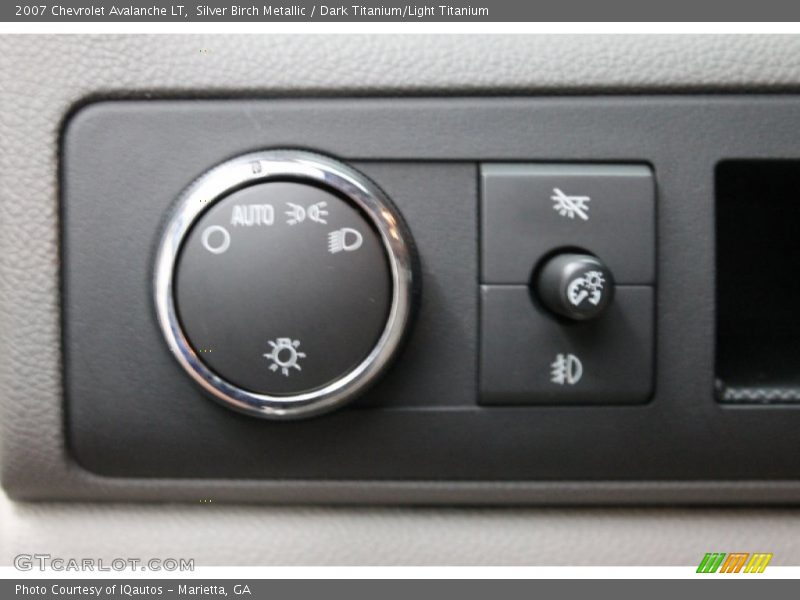 Silver Birch Metallic / Dark Titanium/Light Titanium 2007 Chevrolet Avalanche LT