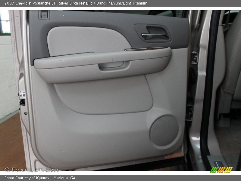 Silver Birch Metallic / Dark Titanium/Light Titanium 2007 Chevrolet Avalanche LT