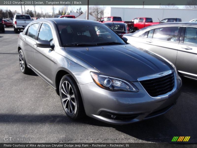 Tungsten Metallic / Black 2013 Chrysler 200 S Sedan