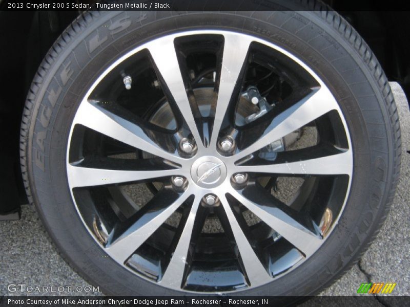 Tungsten Metallic / Black 2013 Chrysler 200 S Sedan