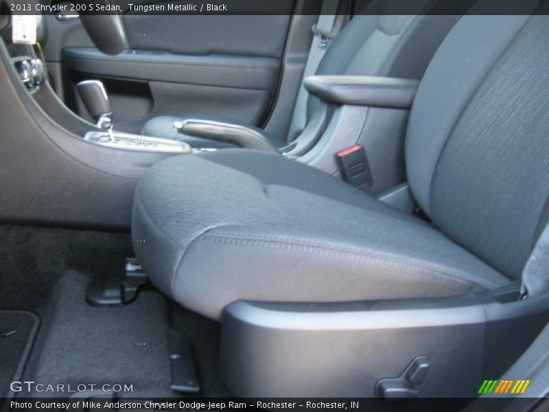Tungsten Metallic / Black 2013 Chrysler 200 S Sedan