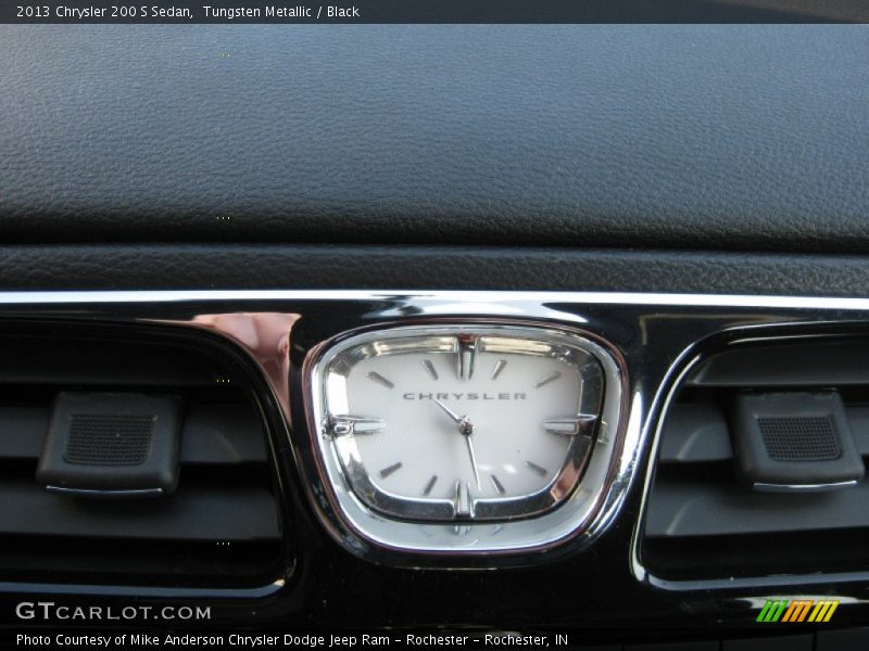 Tungsten Metallic / Black 2013 Chrysler 200 S Sedan