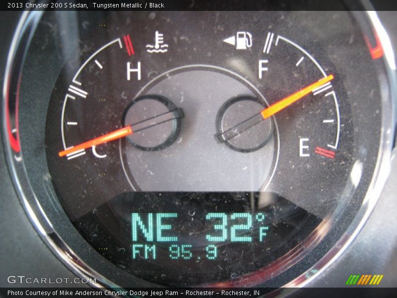 Tungsten Metallic / Black 2013 Chrysler 200 S Sedan