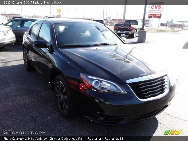 Black / Black 2013 Chrysler 200 S Sedan
