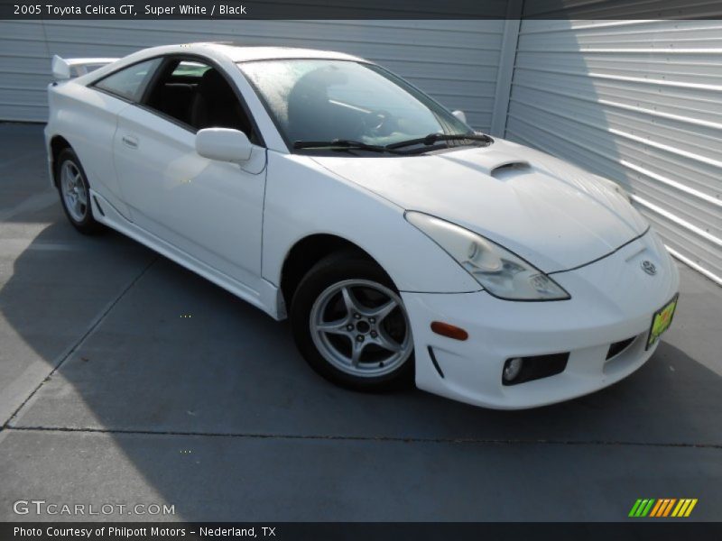Front 3/4 View of 2005 Celica GT